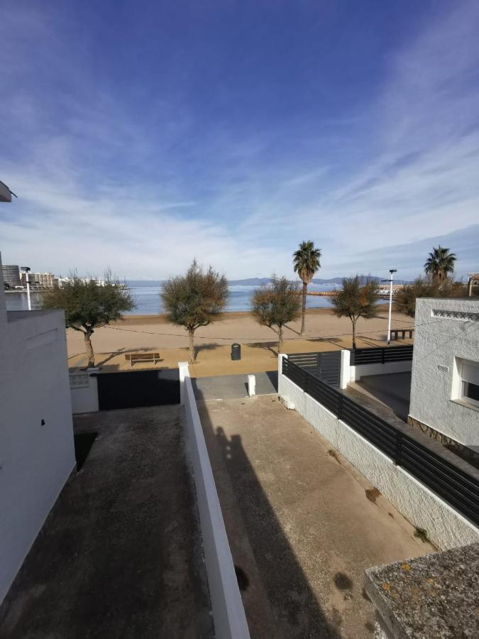Apartamento En La Playa. Free Parking. Free Wifi L' Escala Eksteriør billede