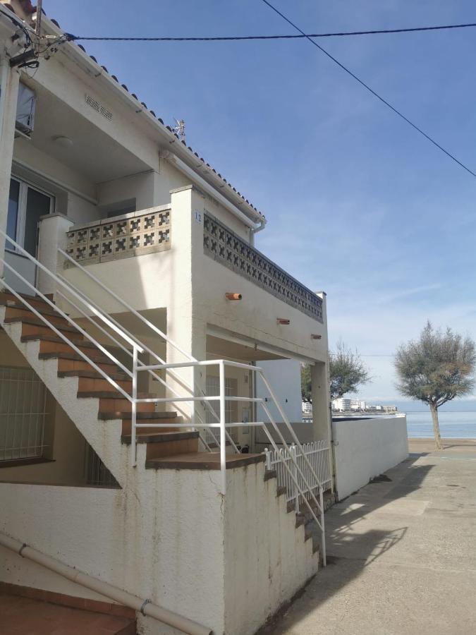 Apartamento En La Playa. Free Parking. Free Wifi L' Escala Eksteriør billede